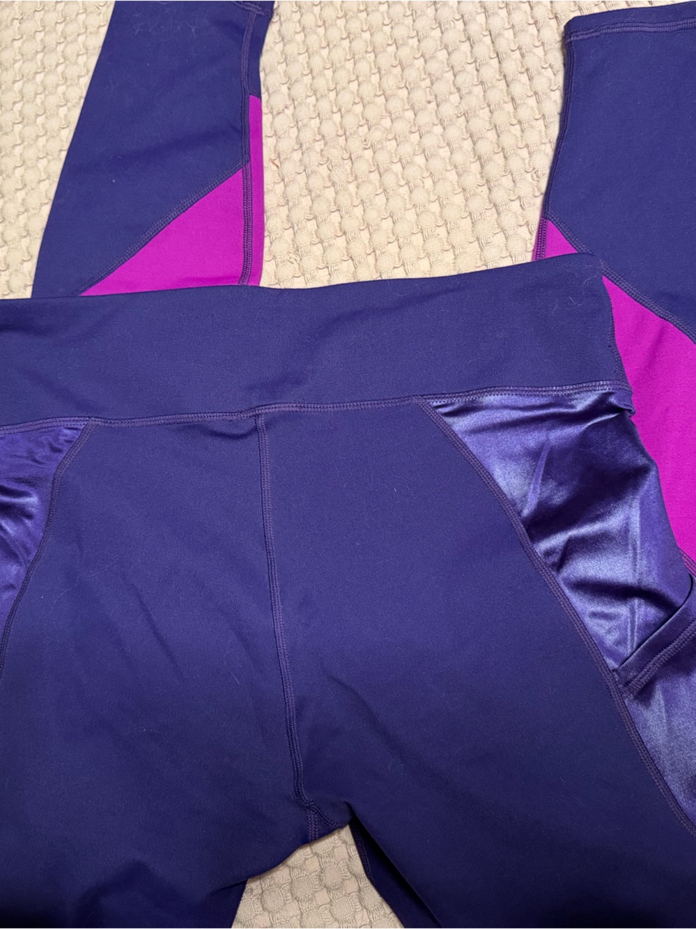 Fabletics Purple & Magenta Leggings and NWT sports bra MEDIUM Women Outfit fitne - Picture 5 of 5